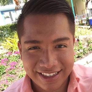 Meet your Posher, Moises